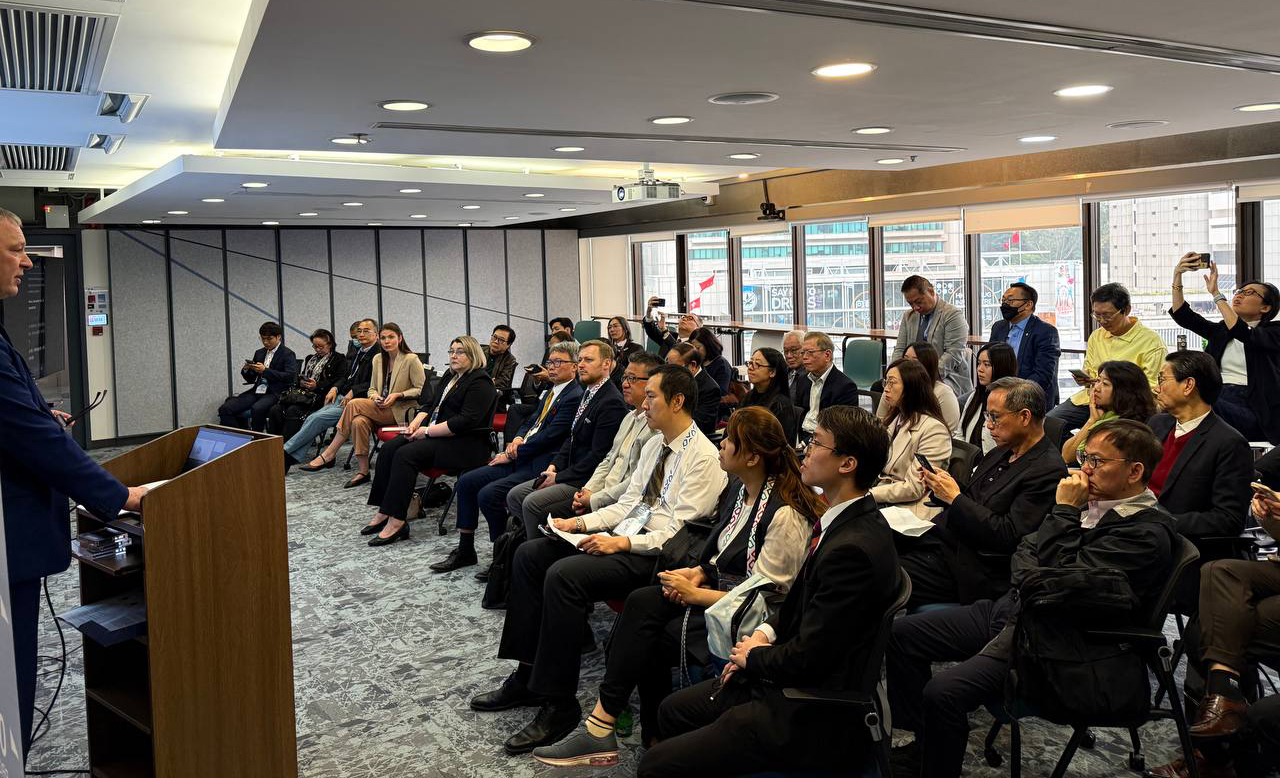 Dozens of HK Firms Convene for Belarus Investment Forum Инвестиционный форум Emerging Europe: Belarus Forthcoming Investment Prospective