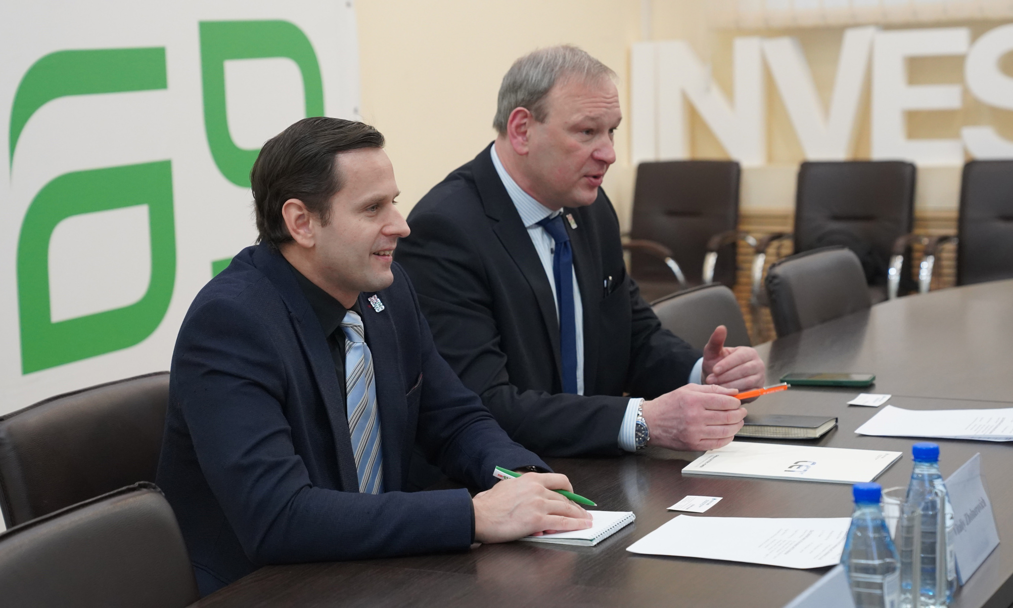 Алексей Пушкарев на переговорах с компанией CET